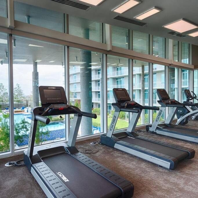 Luxury Highrise In Midtown - Skyline Views And Chic Decor Lägenhet Houston Exteriör bild