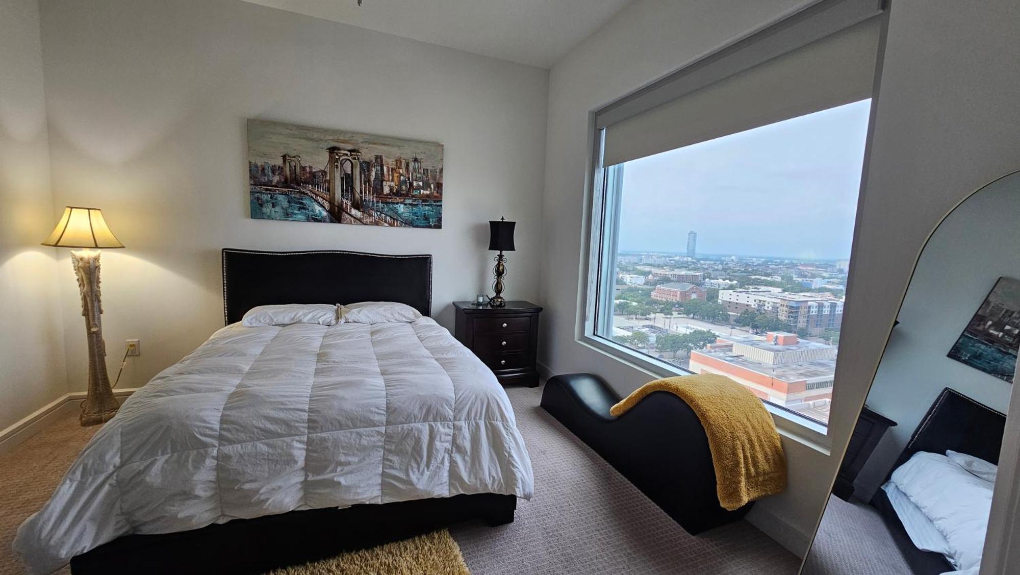 Luxury Highrise In Midtown - Skyline Views And Chic Decor Lägenhet Houston Exteriör bild