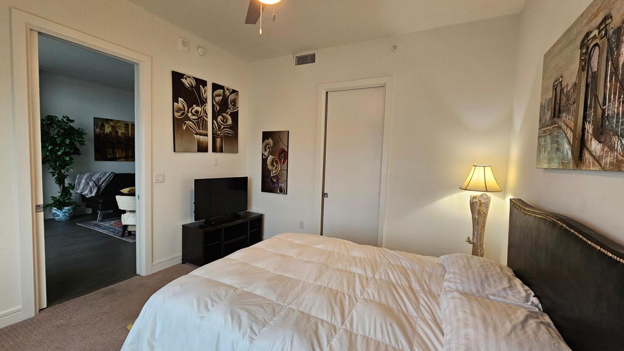 Luxury Highrise In Midtown - Skyline Views And Chic Decor Lägenhet Houston Exteriör bild