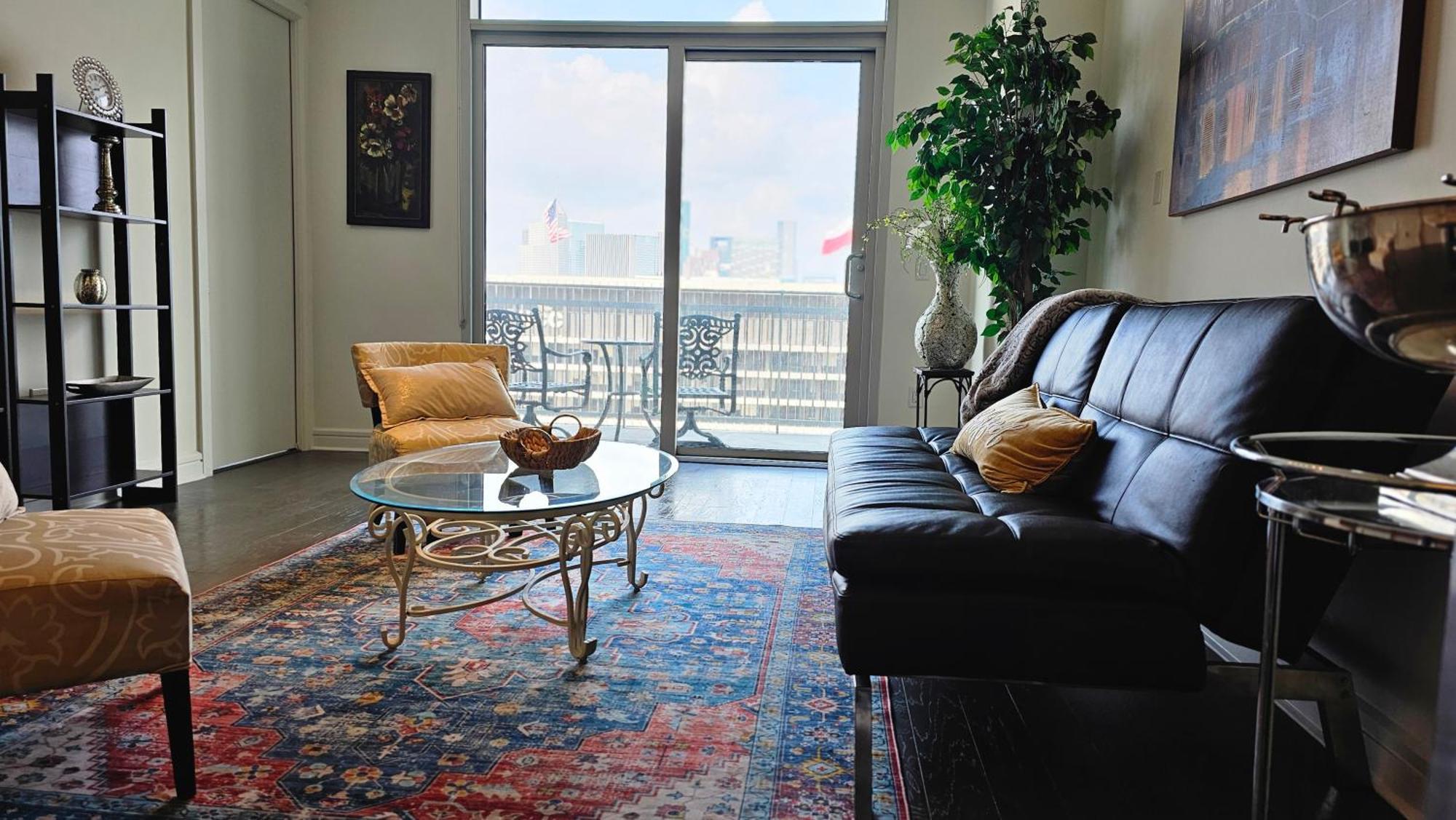 Luxury Highrise In Midtown - Skyline Views And Chic Decor Lägenhet Houston Exteriör bild